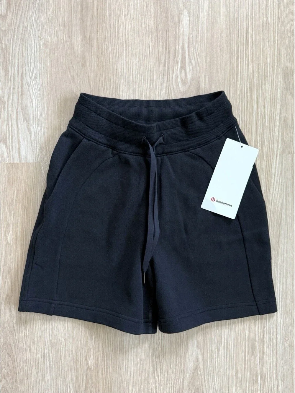 NWT Lululemon Scuba High-Rise Short 5